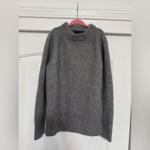 Sutton Studio Cashmere‎ Sweater in Soft Gray